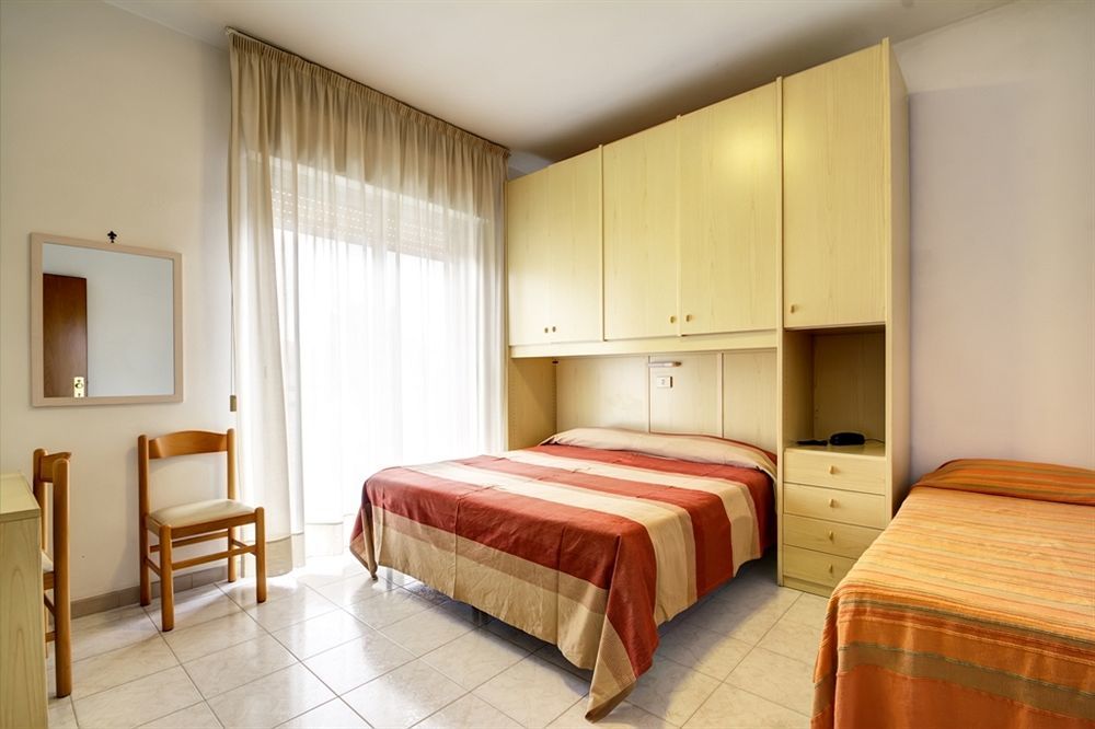 Hotel Virginia Diano Marina Exterior foto