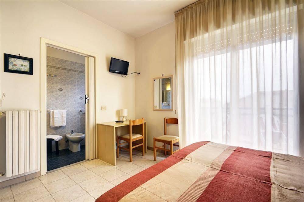 Hotel Virginia Diano Marina Exterior foto